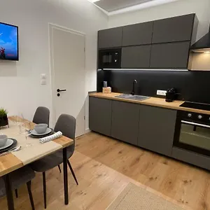 Apartment Sipsix - Modern 2 Bedroom Newly Renovated Flat With Ac In Centre, Budapest